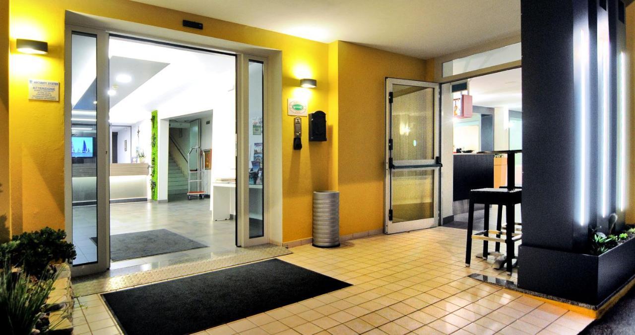 Hotel Nederland Caorle Exteriér fotografie